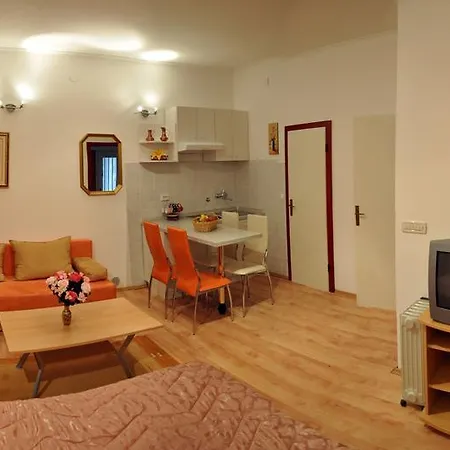 Major Apartmán *