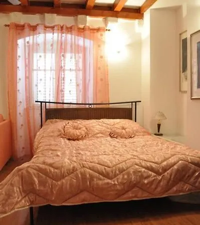 Major Apartment *
